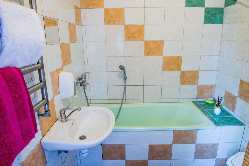 Marijampolė Eivaホステル エクステリア 写真