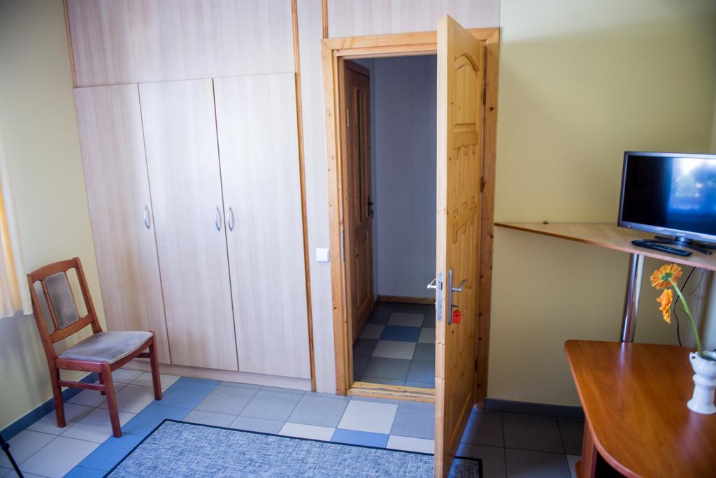 Marijampolė Eivaホステル エクステリア 写真